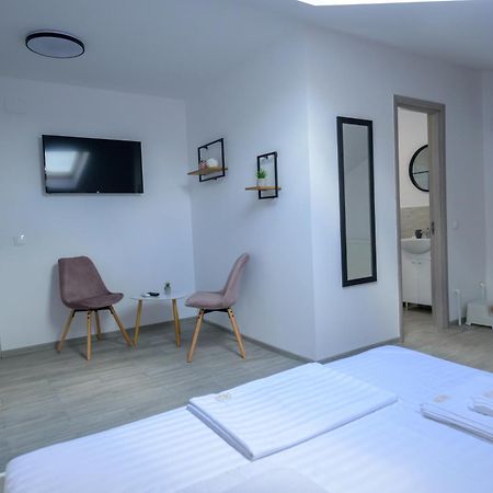 Vila Rd Hotel คอนสตันซา ภายนอก รูปภาพ